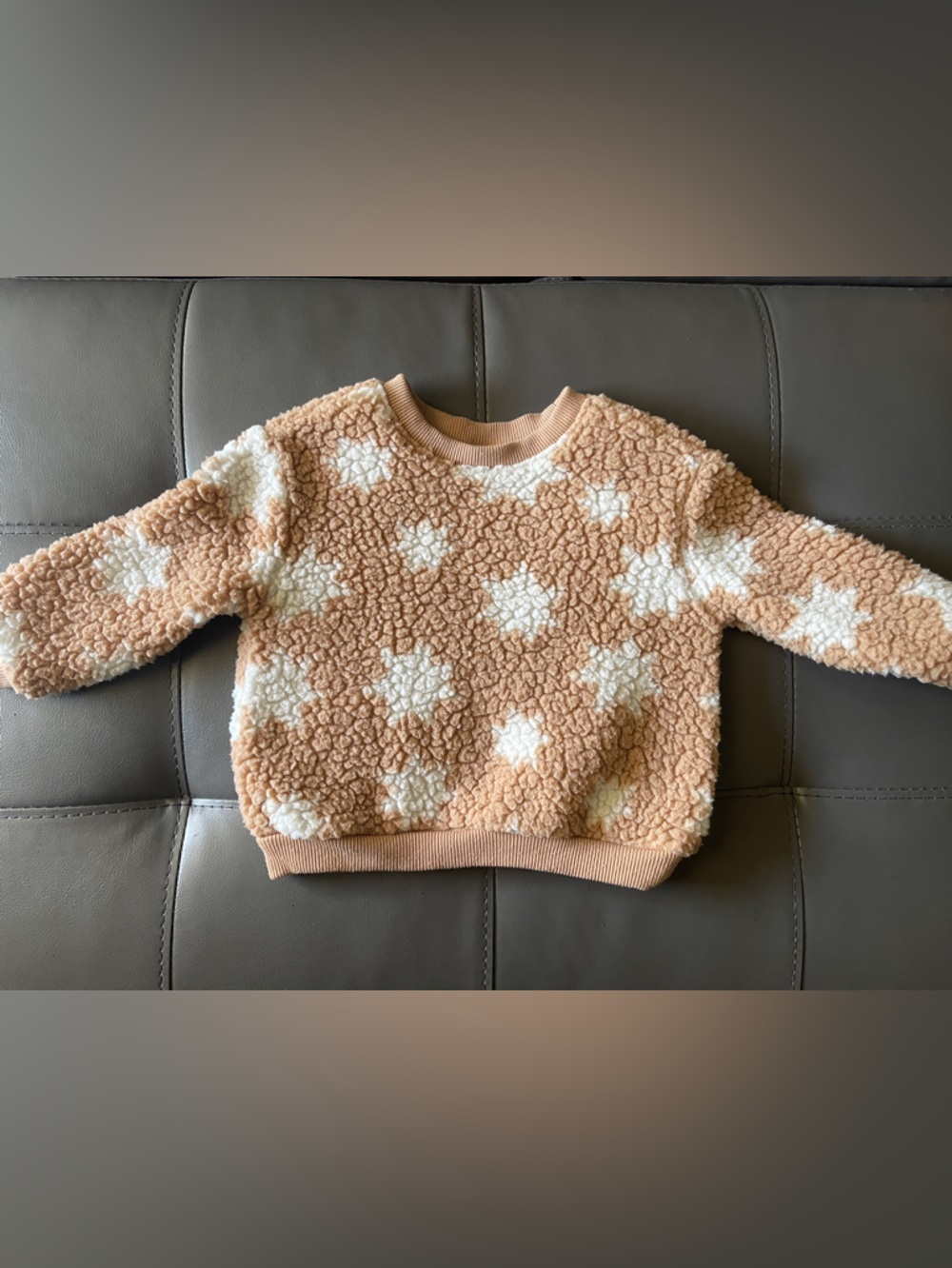 Cozy Sherpa Star Sweatshirt in Tan & White